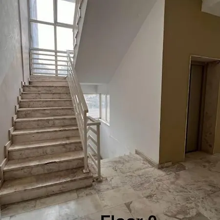 Dry Flat * Τίρανα